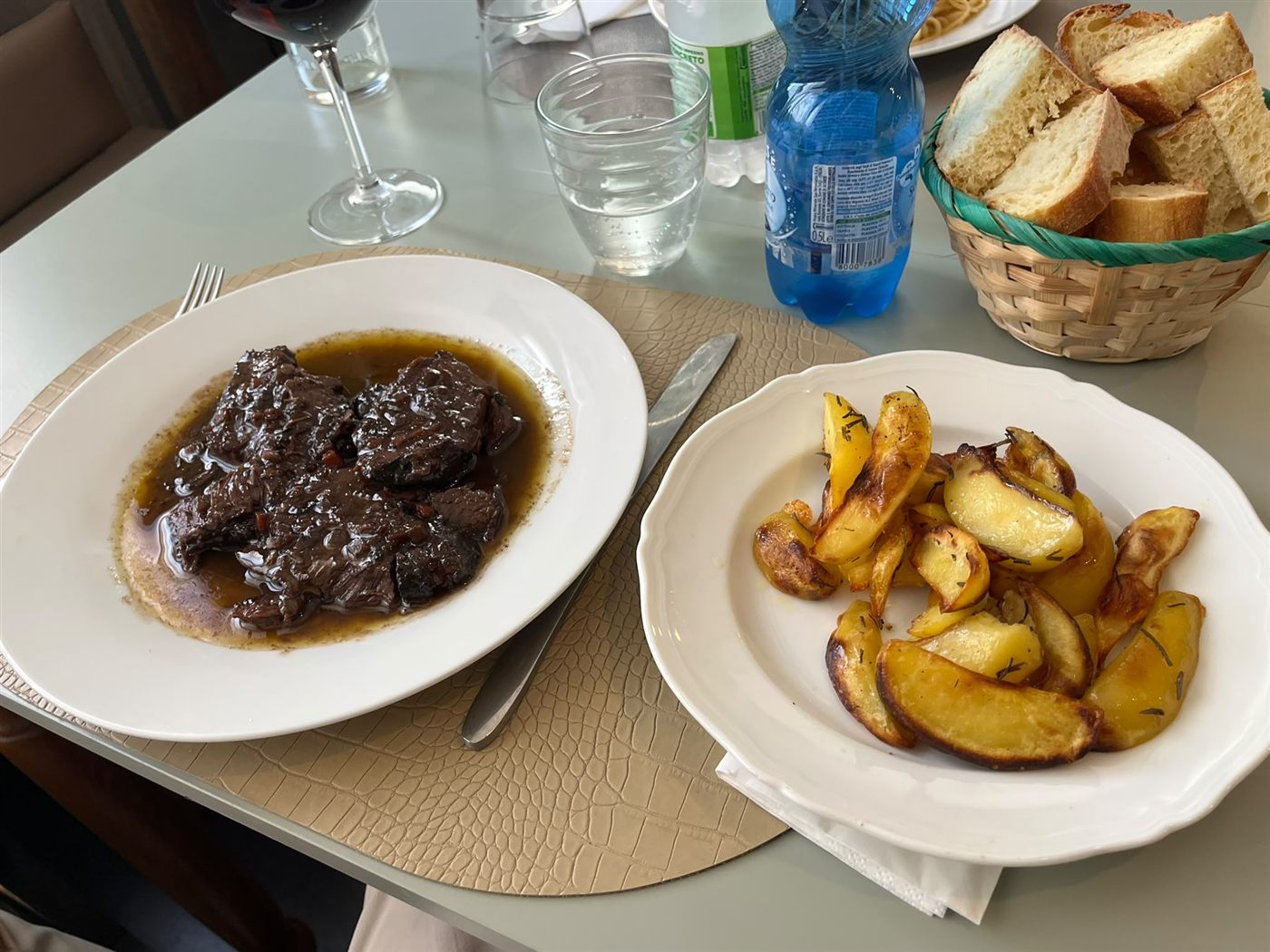 La guancia di manzo brasata, servita al Bar Bellini